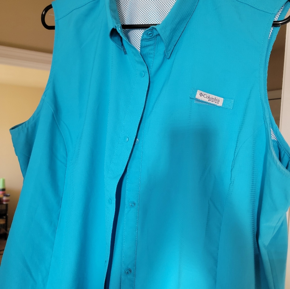 2 gently used,  columbia womens shirts 1x